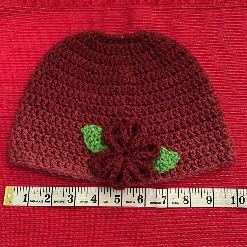 NWT Angela’s Designs hand crocheted ponytail hat beautiful variegated raspberry